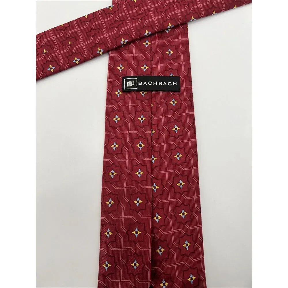 Red Bachrach Men's Tie Geometric Pattern Excellent ‎ 100%silk. 56